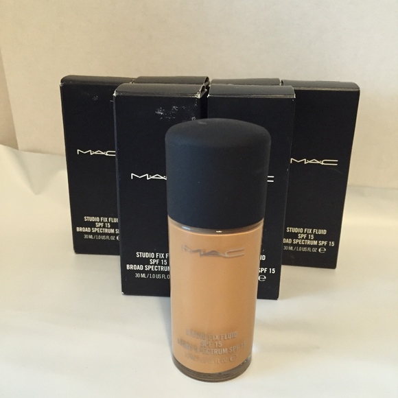 MAC STUDIO FIX FLUID SPF 15 1.0 FL.OZ in NC Shade - Picture 1 of 5